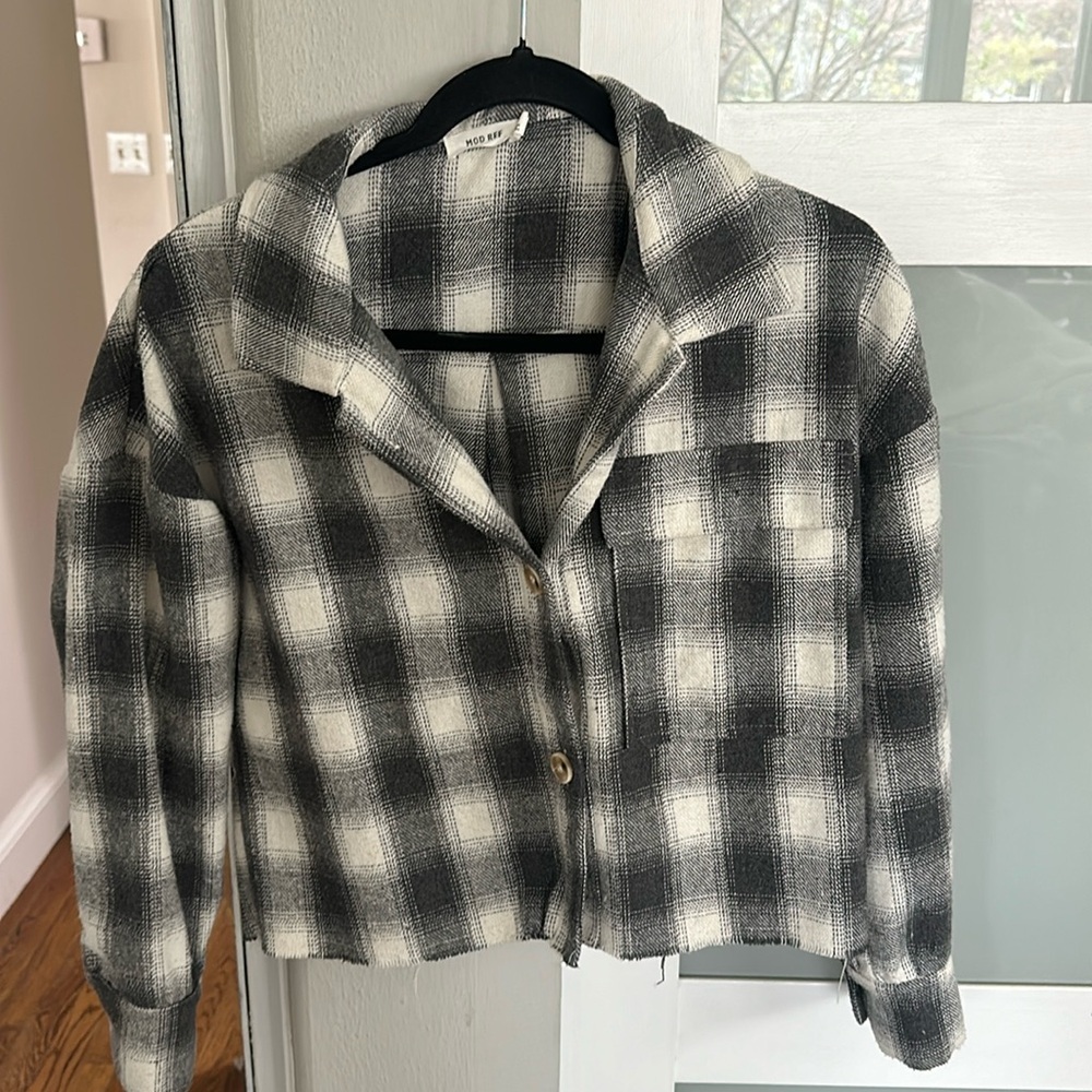 Grey white crop flannel